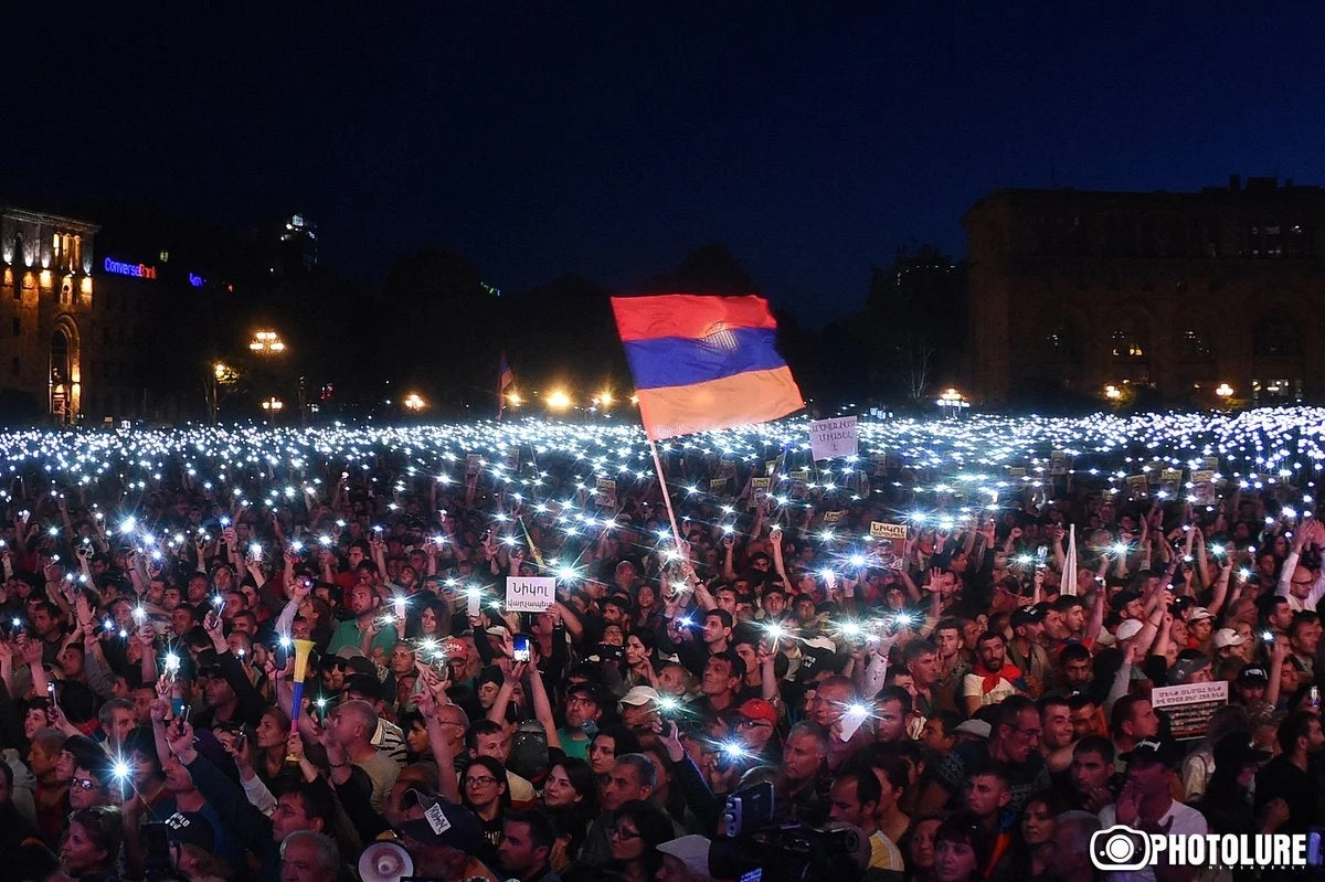 Αγριεύουν τα πράγματα στην Αρμενία: Στήνουν νέα «πλατεία Μειντάν» – Σε πολιτική ανυπακοή καλεί ο Πασινιάν – Σε εφαρμογή σχέδιο αποσταθεροποίησης